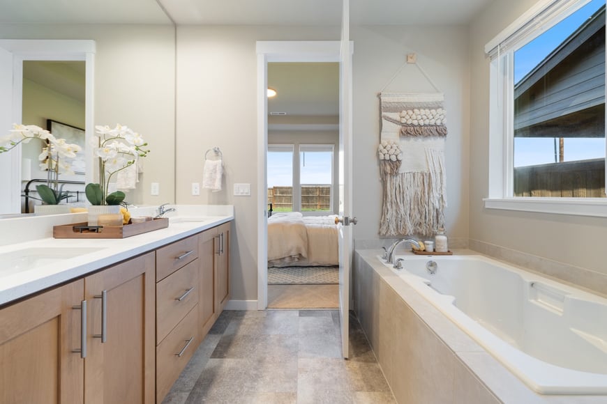 MP85_2582B_3car_web (15) Large